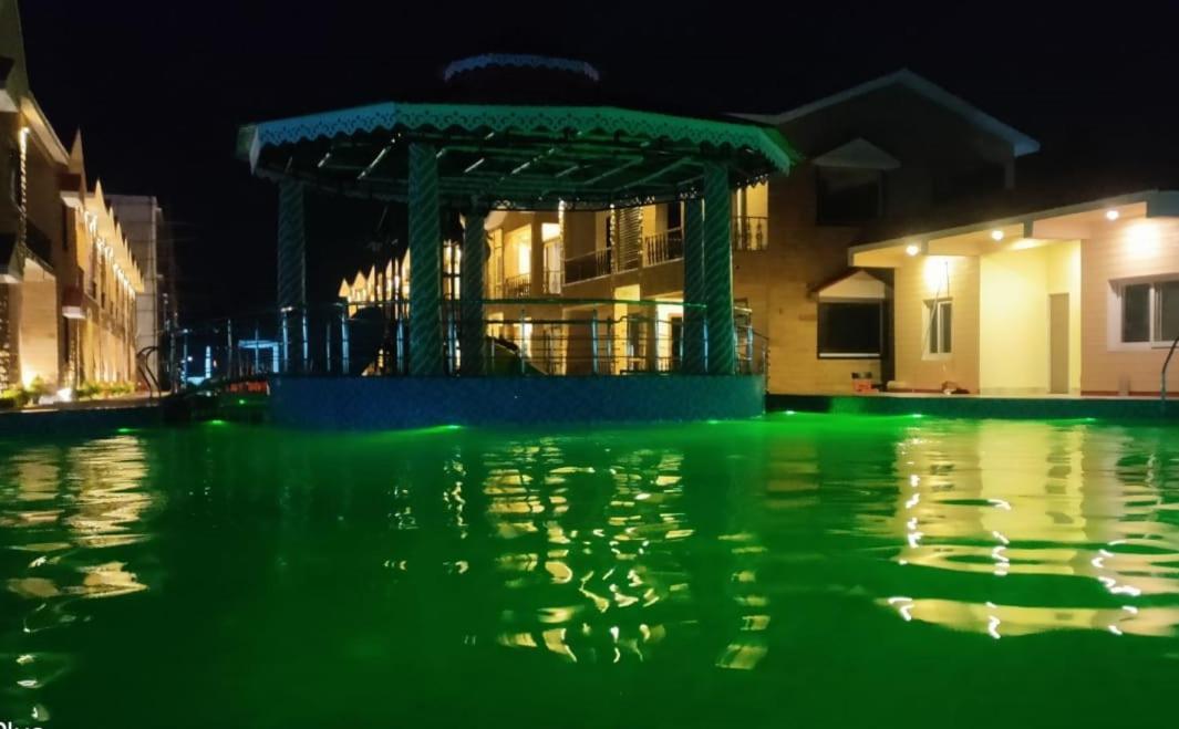 Swarnabhoomi Beach Resort มันดราโมนี ภายนอก รูปภาพ